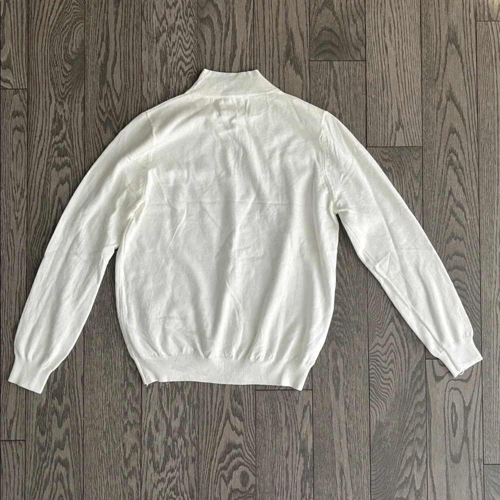 NEW Sweater🤍 - Picture 4 of 5
